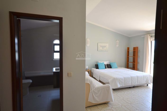 Image No.19-4 Bed Villa for sale