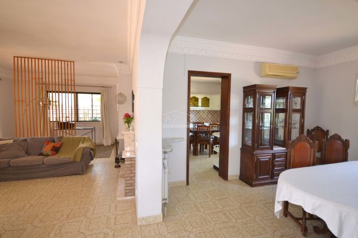 Image No.10-4 Bed Villa for sale