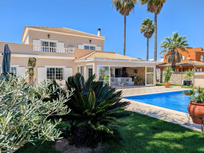 Image No.4-4 Bed Villa for sale