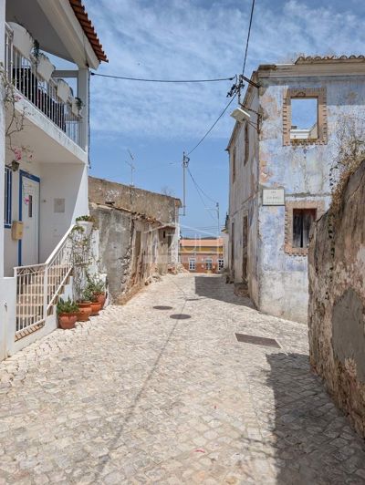 Image No.9-2 Bed Property for sale