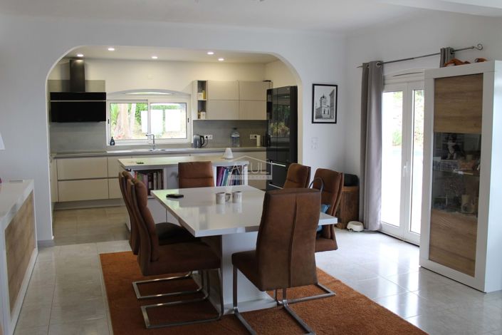 Image No.5-5 Bed Villa for sale