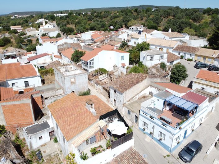 Image No.21-9 Bed Property for sale