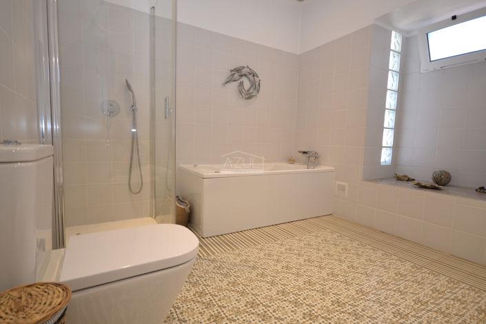 Image No.33-2 Bed Villa for sale