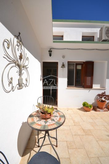 Image No.35-2 Bed Villa for sale