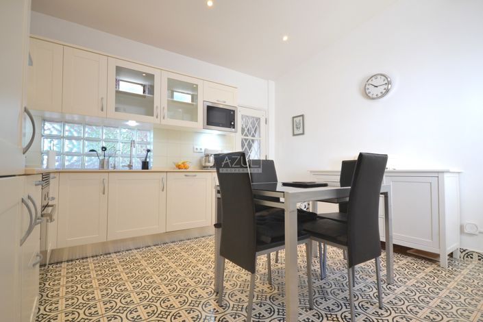 Image No.10-2 Bed Villa for sale