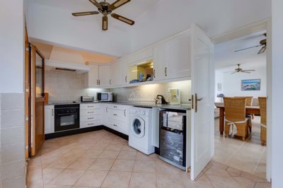 2425-358572-1254606e3c95c5e5ce938638595c7f664