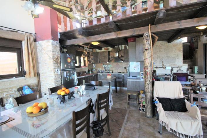 Image No.8-5 Bed Land for sale