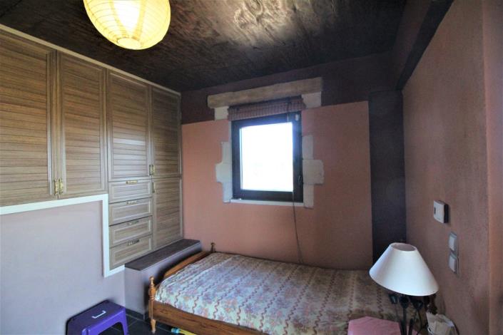 Image No.35-5 Bed Land for sale