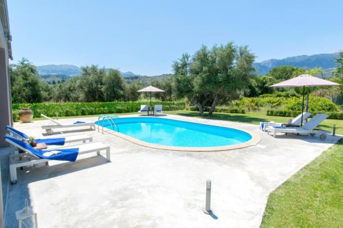 Image No.1-5 Bed Villa for sale