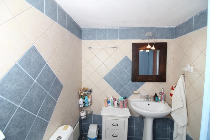 Image No.28-2 Bed House for sale