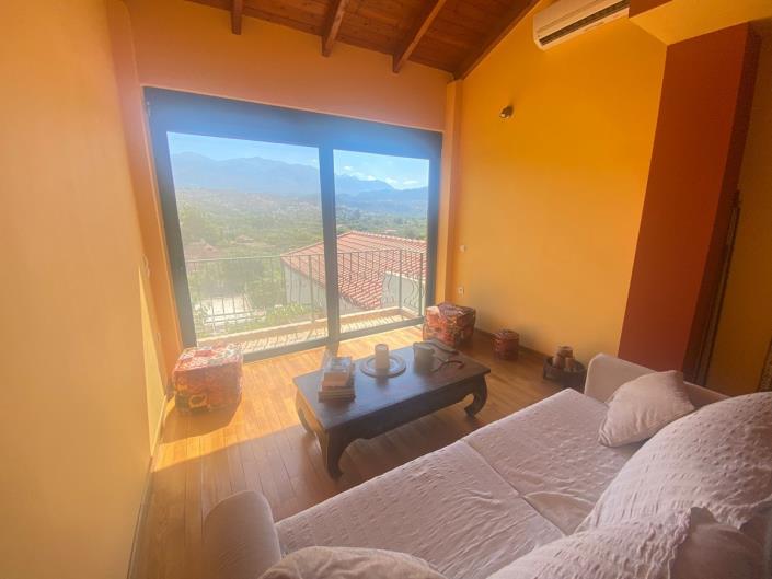 Image No.24-4 Bed House for sale