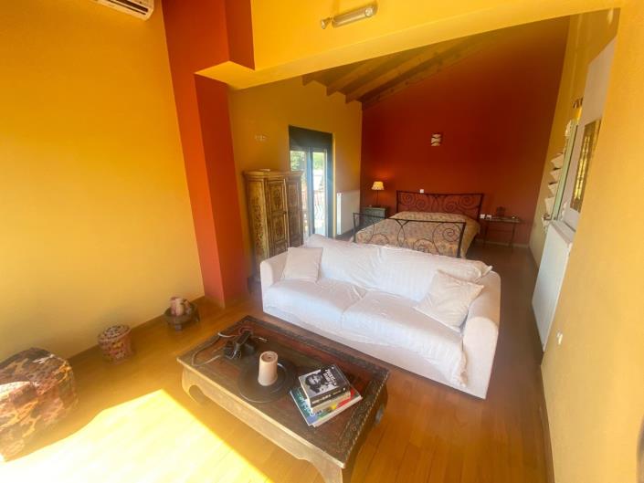 Image No.26-4 Bed House for sale