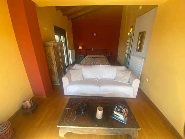 Image No.25-4 Bed House for sale