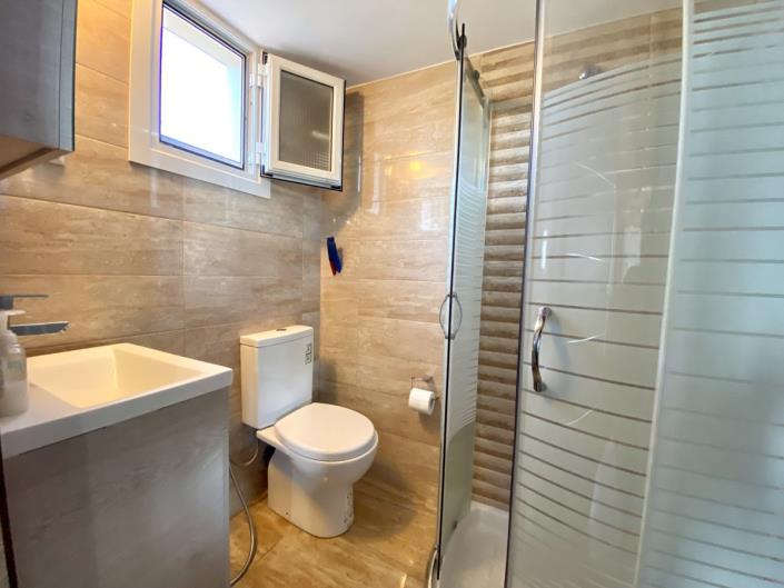 Image No.15-4 Bed Villa / Detached for sale