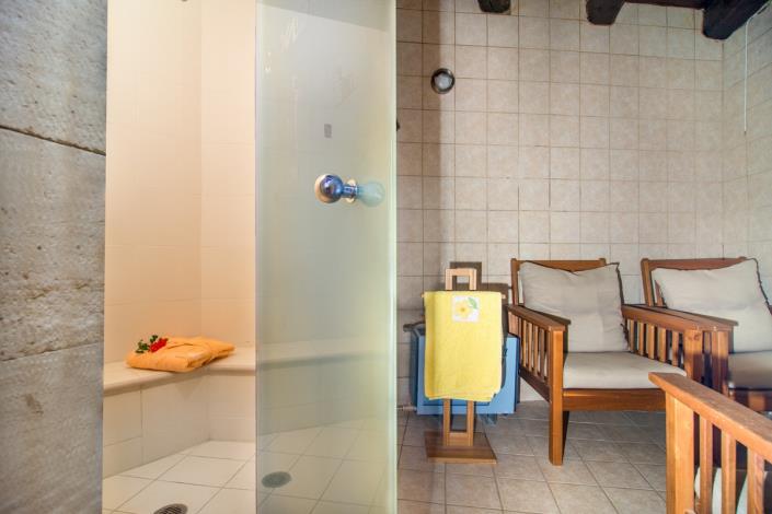 Image No.8-5 Bed Hotel for sale