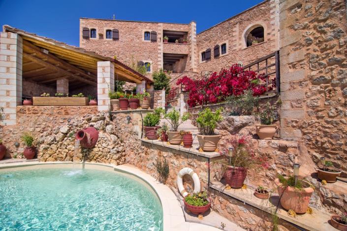 Image No.35-5 Bed Hotel for sale