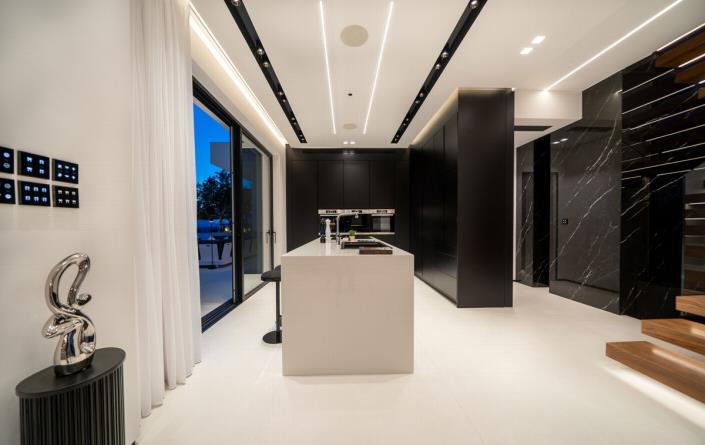 Image No.32-5 Bed Villa for sale