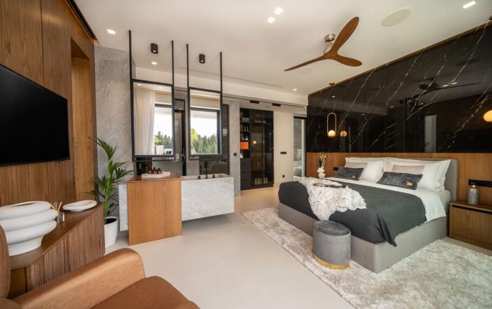 Image No.54-5 Bed Villa for sale