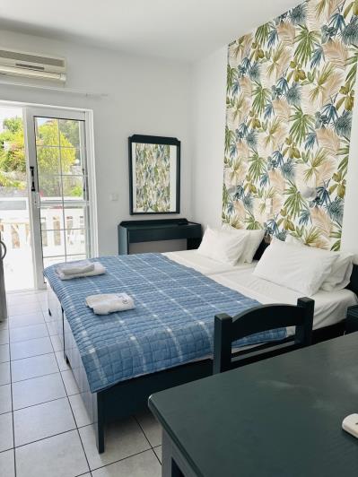 Image No.11-10 Bed Hotel for sale