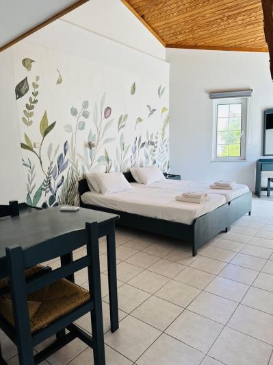 Image No.14-10 Bed Hotel for sale