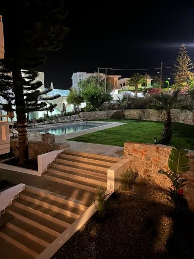 Image No.26-10 Bed Hotel for sale