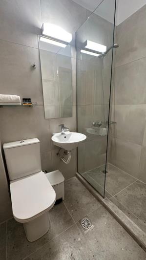 Image No.27-10 Bed Hotel for sale