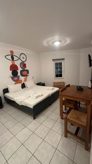 Image No.28-10 Bed Hotel for sale