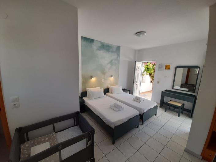 Image No.33-10 Bed Hotel for sale