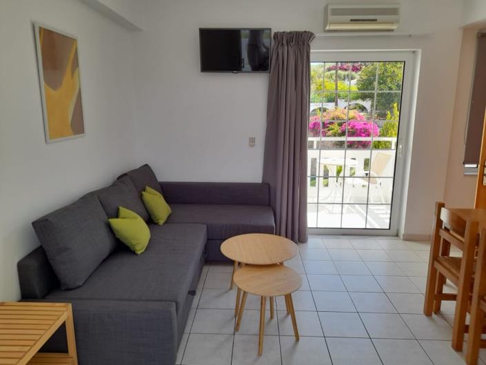 Image No.35-10 Bed Hotel for sale