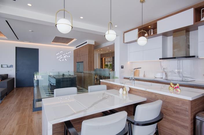 Image No.10-4 Bed Villa / Detached for sale