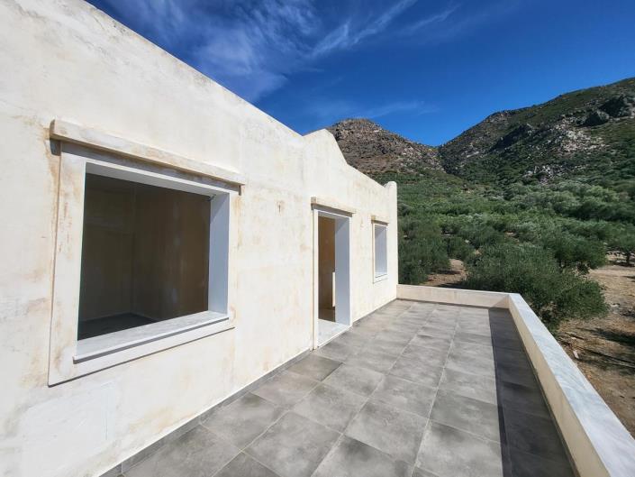 Image No.16-4 Bed House for sale