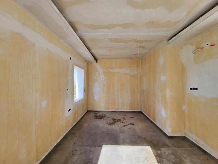 Image No.17-4 Bed House for sale