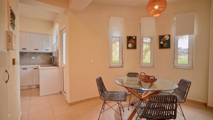 Image No.5-2 Bed House for sale