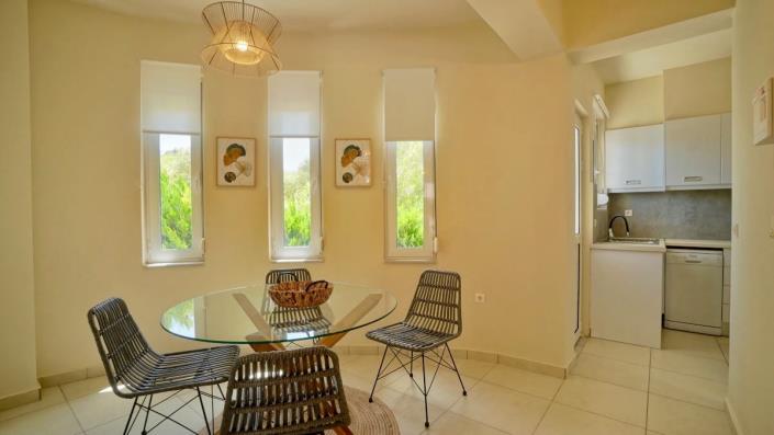 Image No.17-2 Bed House for sale