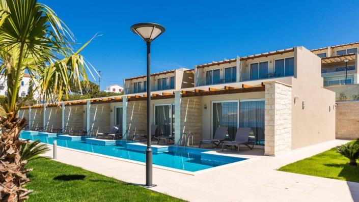 Image No.5-30 Bed House for sale