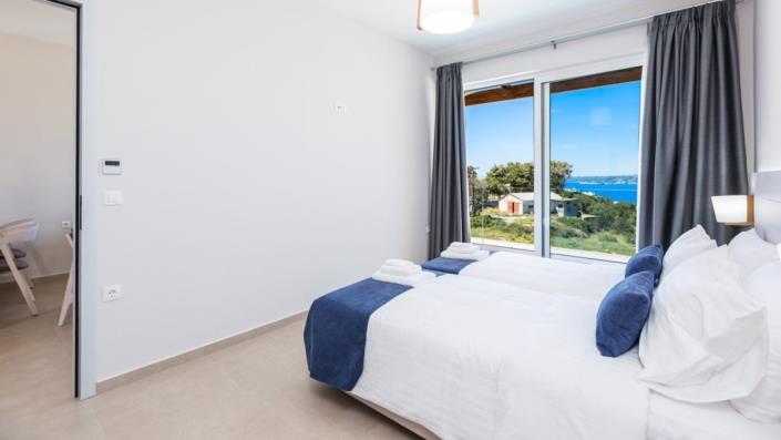 Image No.28-30 Bed House for sale