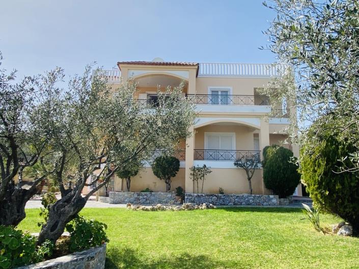 Image No.6-4 Bed Property for sale