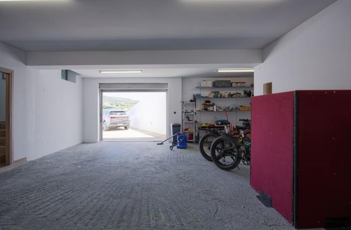 Image No.57-5 Bed Villa for sale