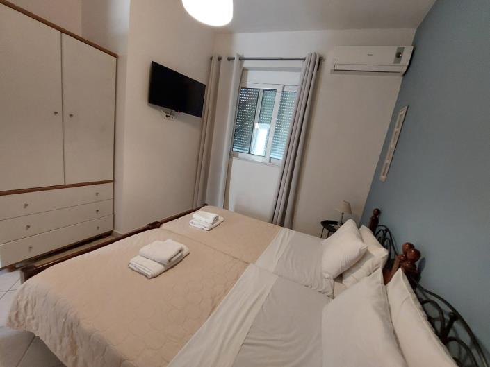 Image No.10-6 Bed Hotel for sale