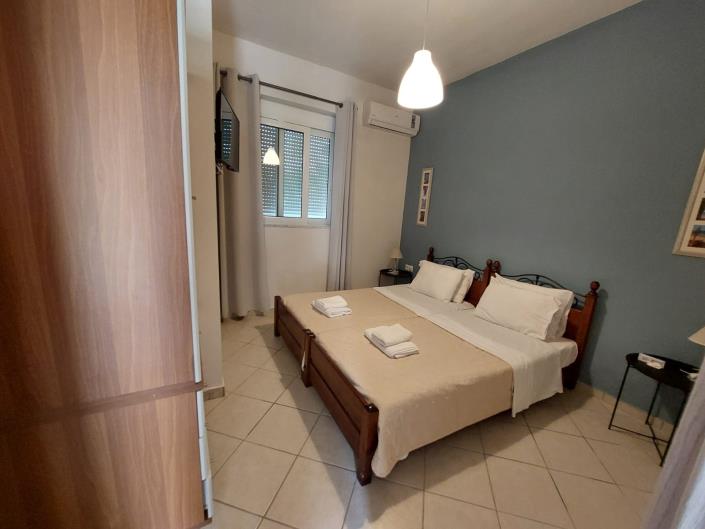 Image No.18-6 Bed Hotel for sale