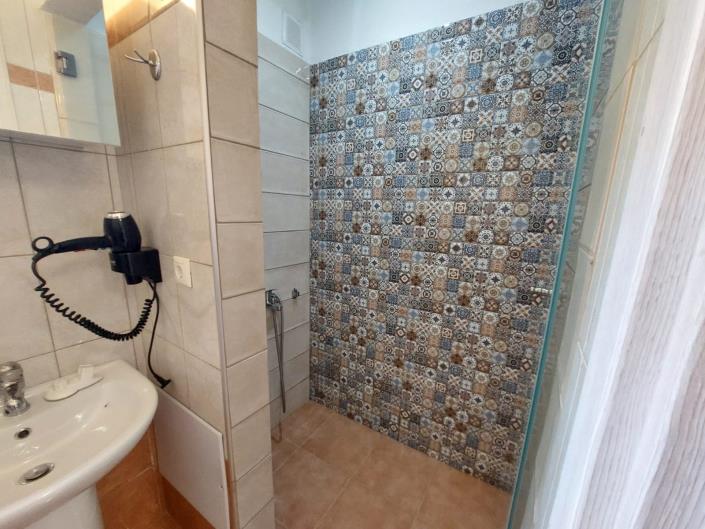 Image No.30-6 Bed Hotel for sale