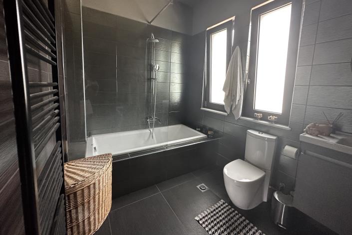 Image No.52-3 Bed Villa for sale