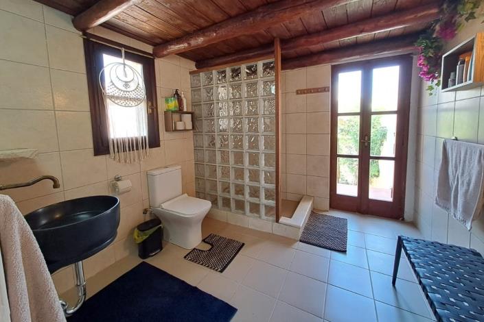 Image No.49-3 Bed House for sale