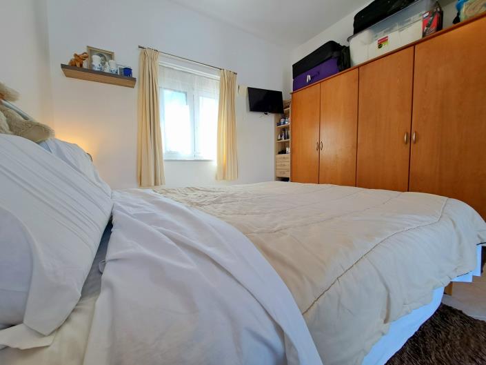 Image No.12-2 Bed House for sale