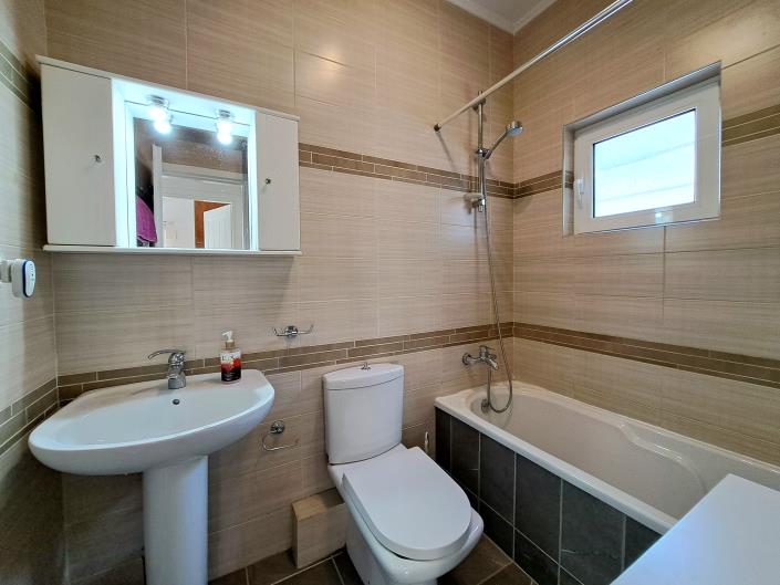 Image No.18-2 Bed House for sale