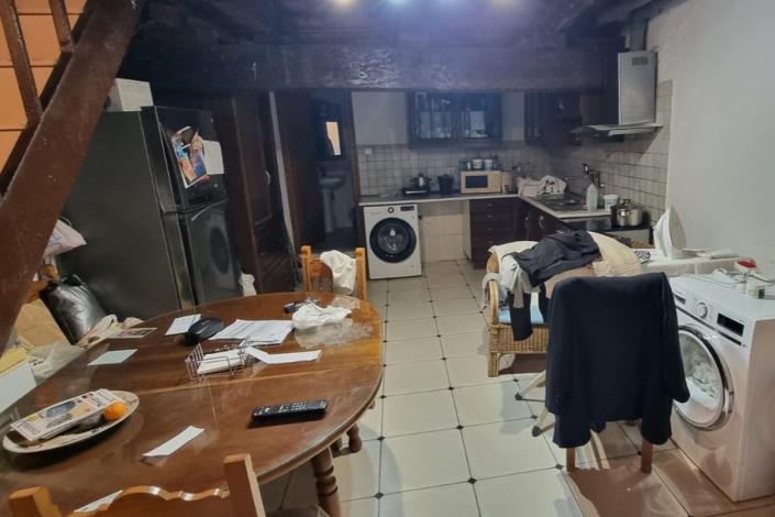 Image No.8-4 Bed House for sale