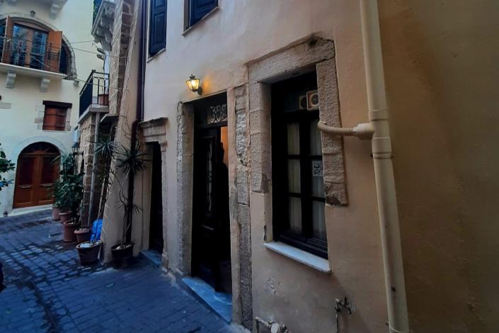Image No.1-4 Bed House for sale
