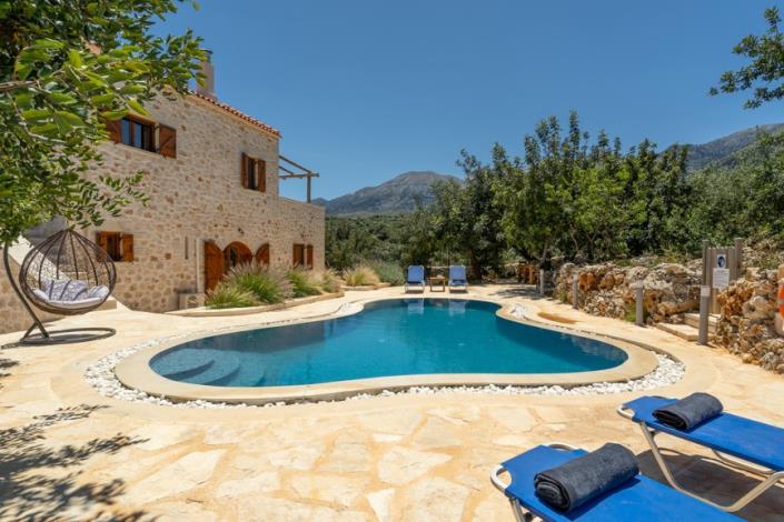 Image No.1-6 Bed Villa for sale