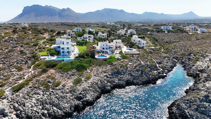 Image No.1-4 Bed Villa for sale