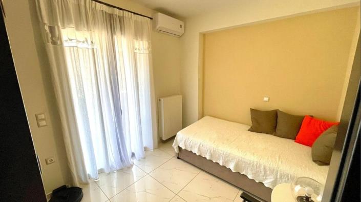 Image No.17-3 Bed Maisonette for sale